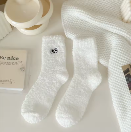 HUGGIE THERMAL SOCKS™    The Perfect Companion to Your Slippers
